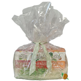 Ahmad Fit and Beauty ajándékcsomag, celofánba csomagolt, szalaggal átkötött. Az aktuális ünnephez illő díszítéssel.